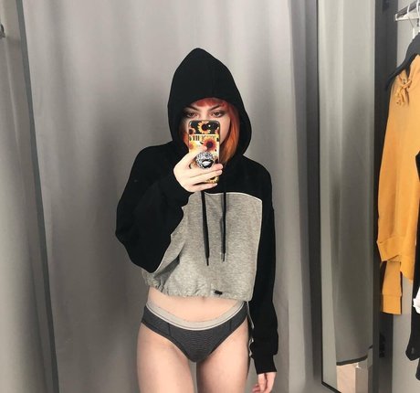 Snottea nude pornstar images