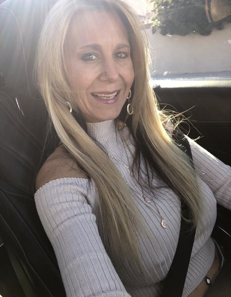 ainsleedivine art pornstar photos