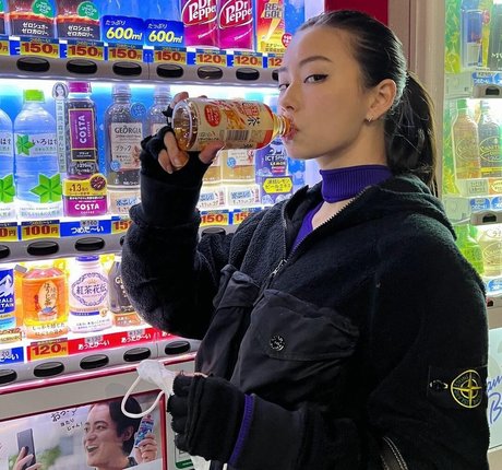 Lauren Tsai model top image