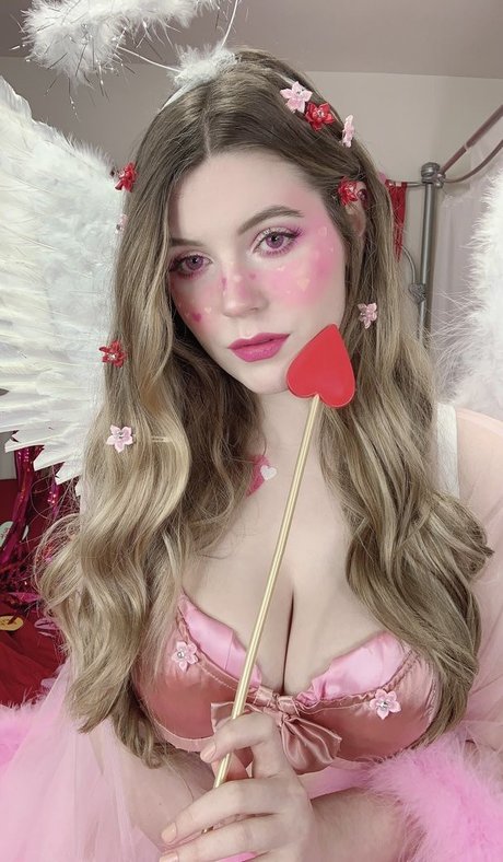 Jazlyn Skyy hd actress pics