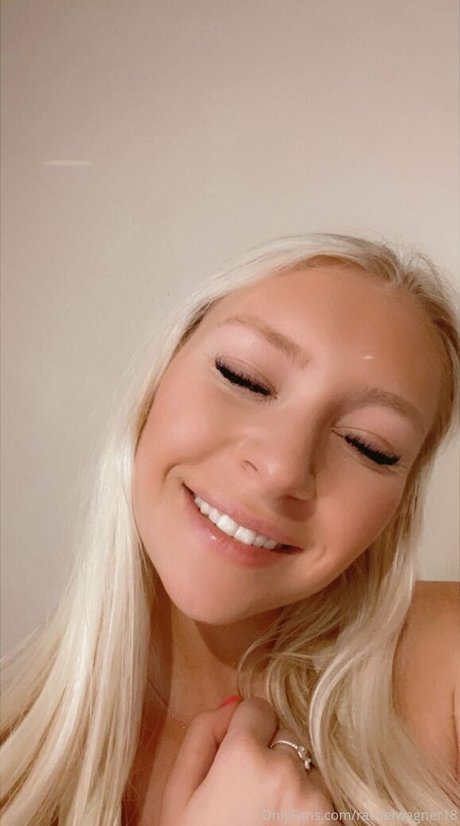 freshmanblondie18 pornstar high quality pics