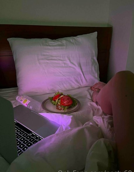 nesty69 star nude picture