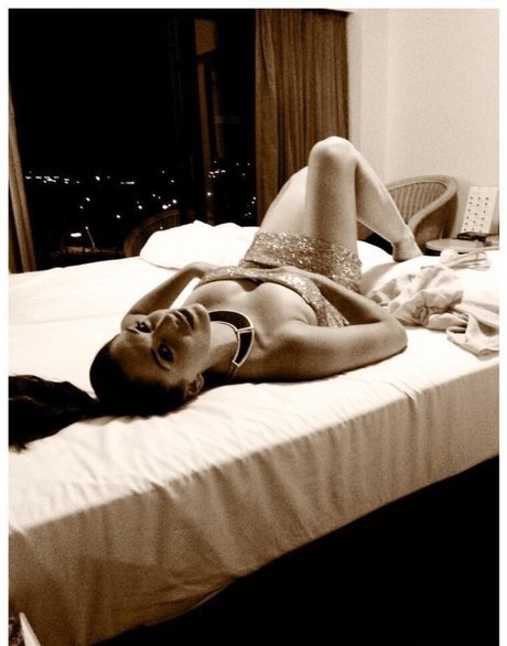 Libby Hopwood xxx model image