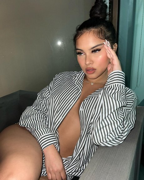 Aliana Mawla model sex picture