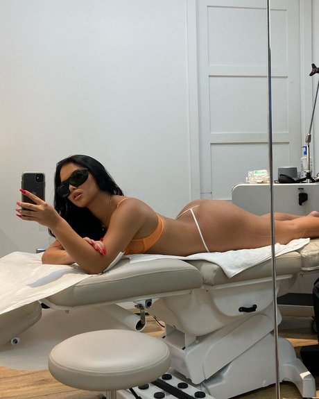 Aliana Mawla nice actress pic