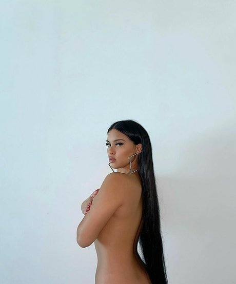 Aliana Mawla pornographic model img
