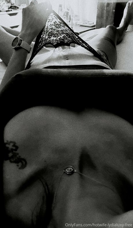 woodsman wife star exclusive photos