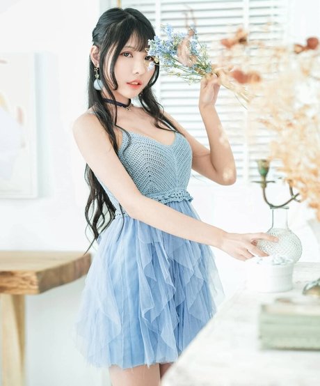 victoria__1998__ pretty actress image