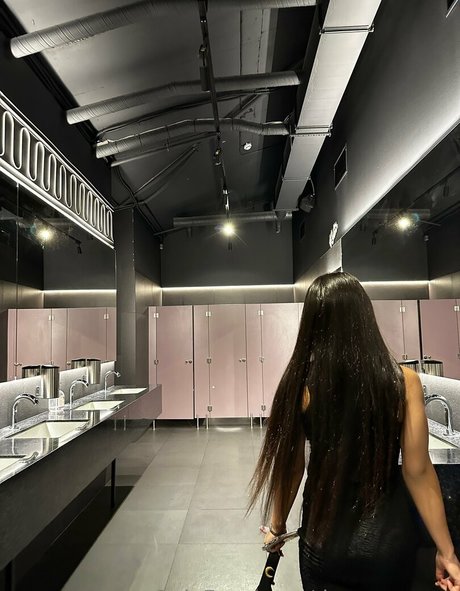 dayana sexy naked pornstar pic