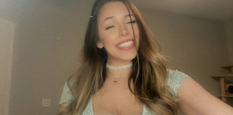 madisonc1997 hot actress img