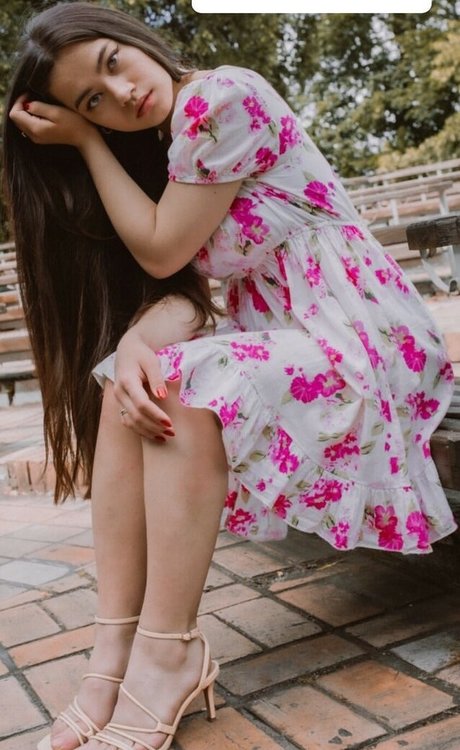 Anne Whisper naked actress pics