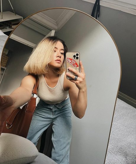 Anne Whisper xxx actress gallery