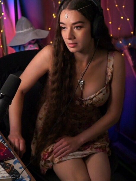 MissMikkaa pornstar nudes photo