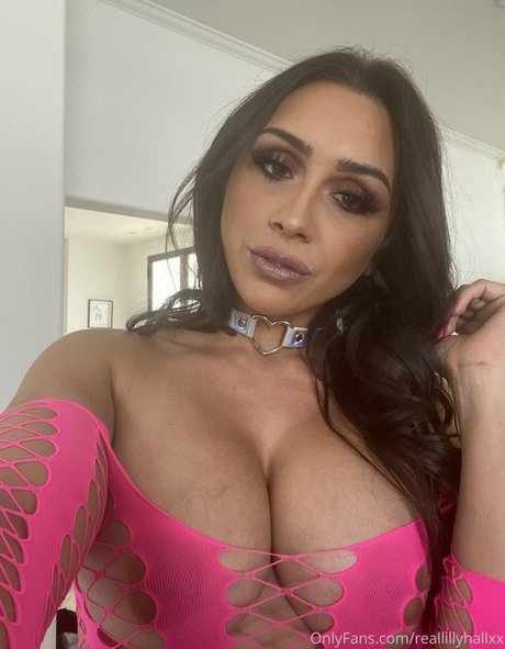 Lilly Hall model sex pics