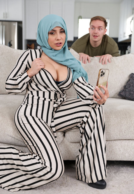 Lilly Hall adult star img