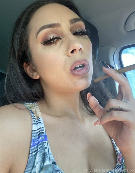 Lilly Hall model free pic