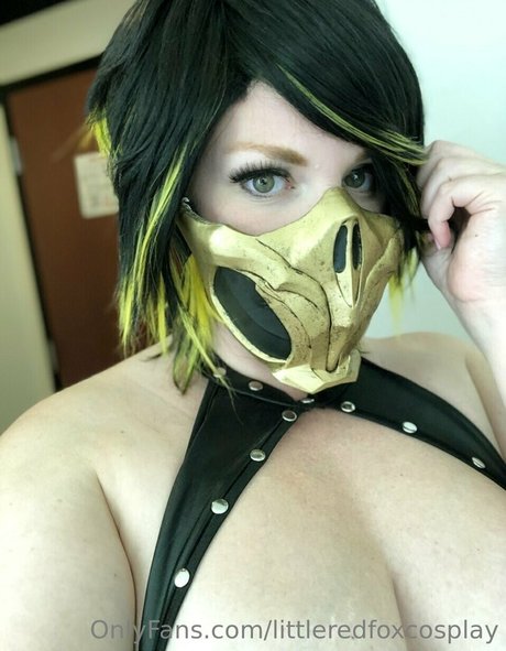 Littleredfox adult model photo