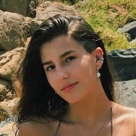 Beatriz Neuman sex model picture