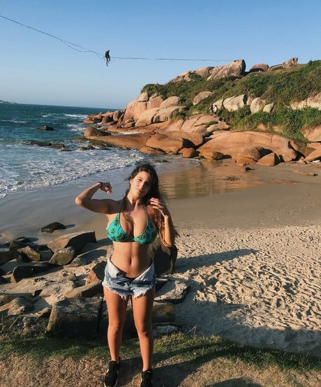 Beatriz Neuman nudes actress image