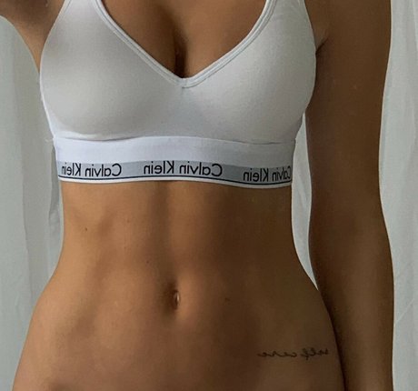 Anneka Madget art model pictures