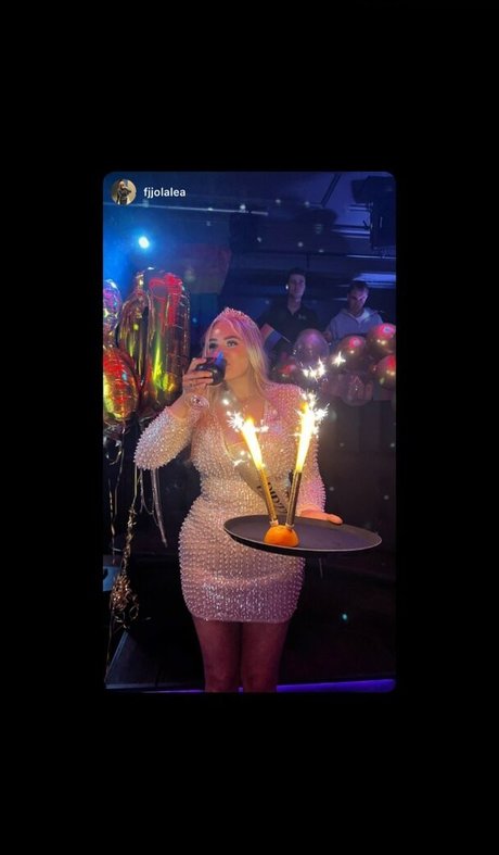 shemale handjob onlyfans xxx img