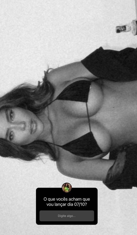 Bianca Anchieta sexy model image