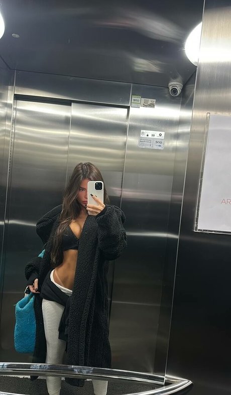 moms onlyfans nude photo