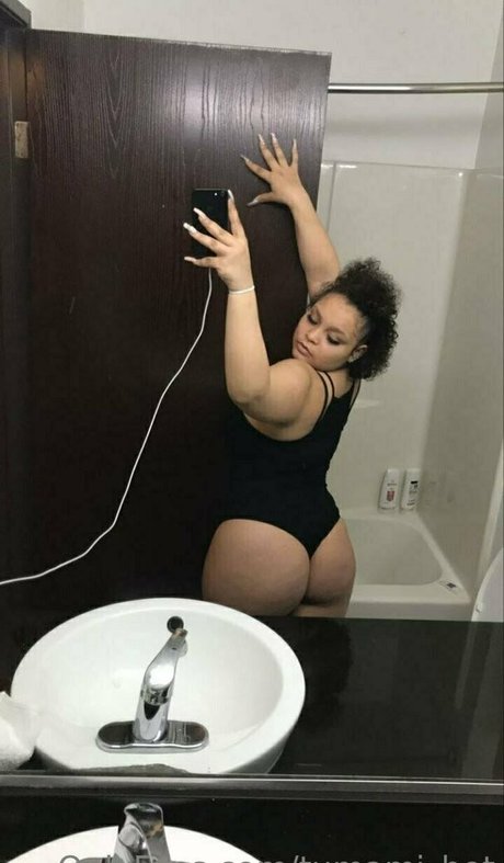 tumami hot model best photo