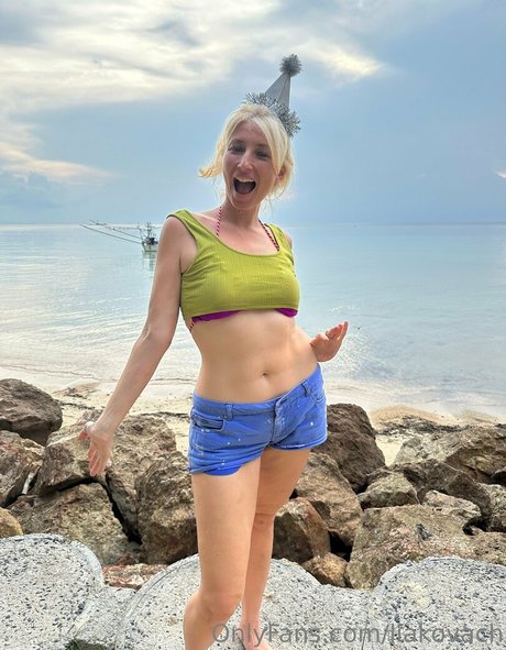 liakovach model naked galleries