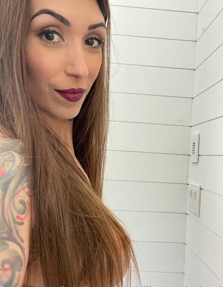 horny teen onlyfans nude image