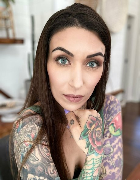 aliinwunderland model high quality archive