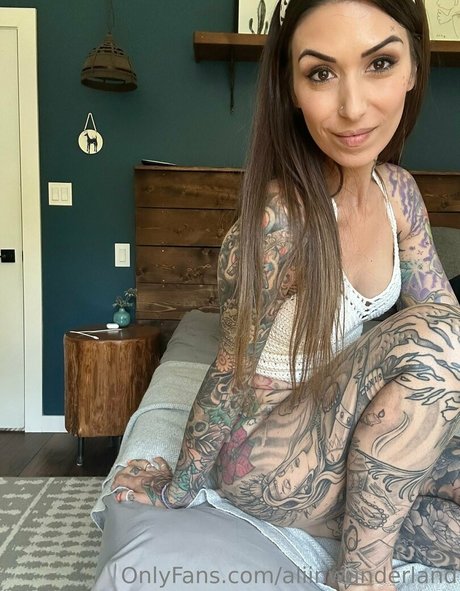 aliinwunderland star porn gallery