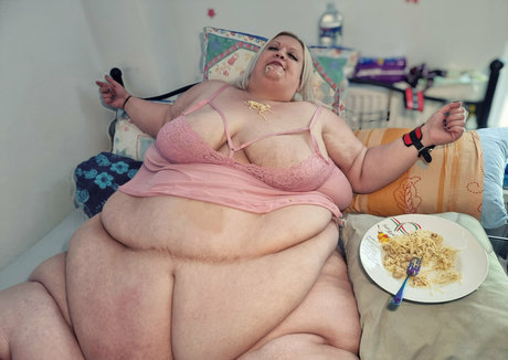 doughbellygirl exclusive actress picture