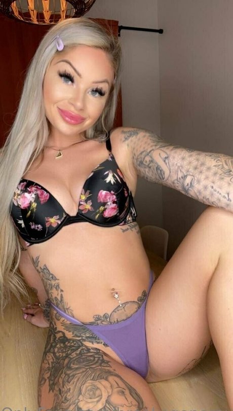 brookegonerouge best model photo