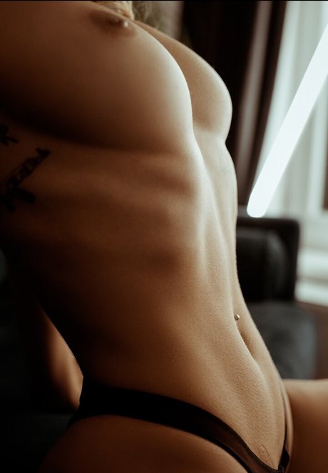 Tatyana Sahara art model photos