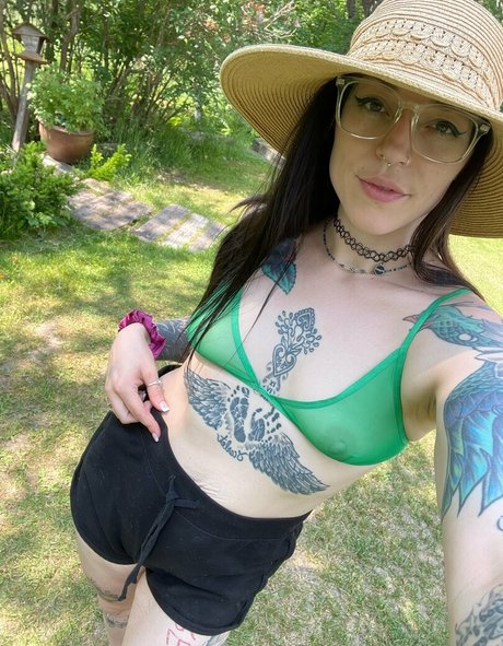 sixxela exclusive actress pics