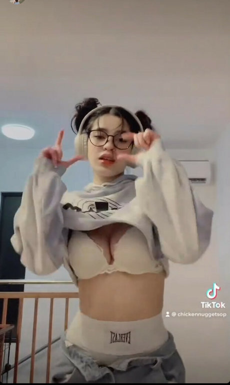 Criselda Alvarez star pretty pictures