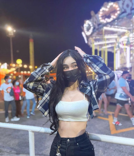 Criselda Alvarez high quality star images