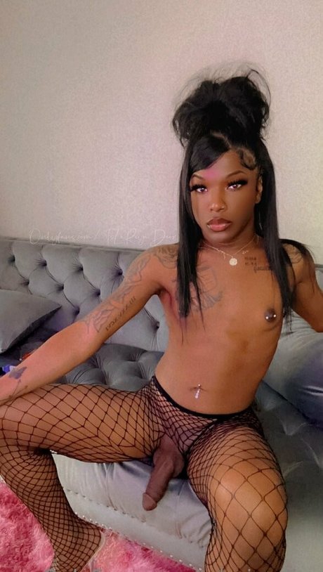 tslariyadior pornstar sexy pictures