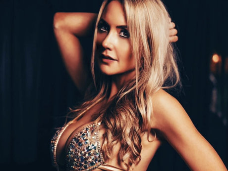 Cat O connell model art pic