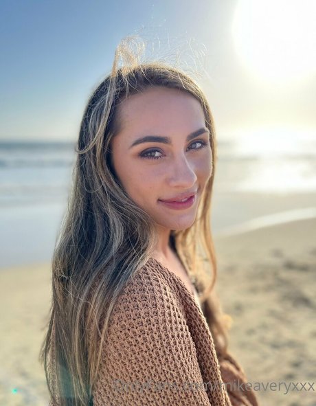 mikeaveryxxx model top photo