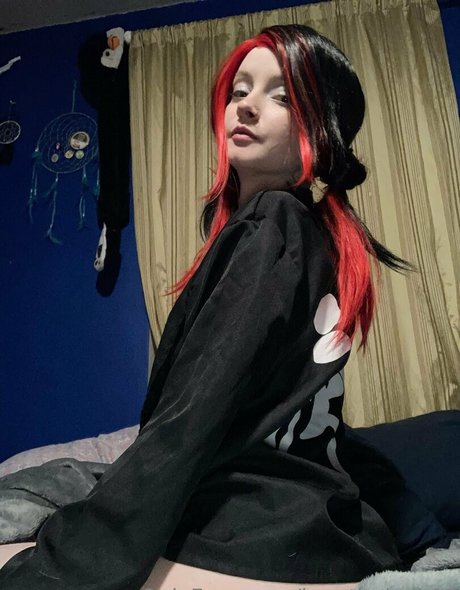 lapetitebrat02 model naked photo