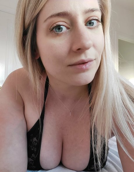 lottielushloves hot star photo