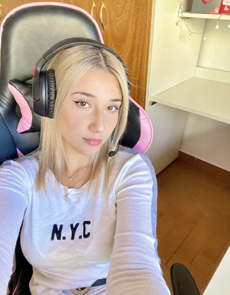 hottest redhead onlyfans erotic pic