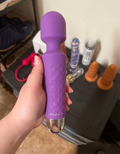 kittyntreats naked model photo