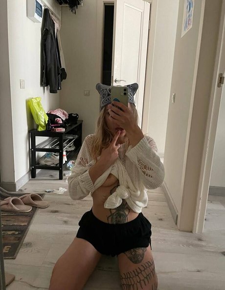 emmmas model adult archive