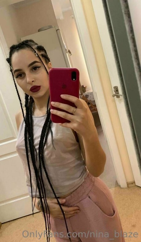 petite asian onlyfans top photo