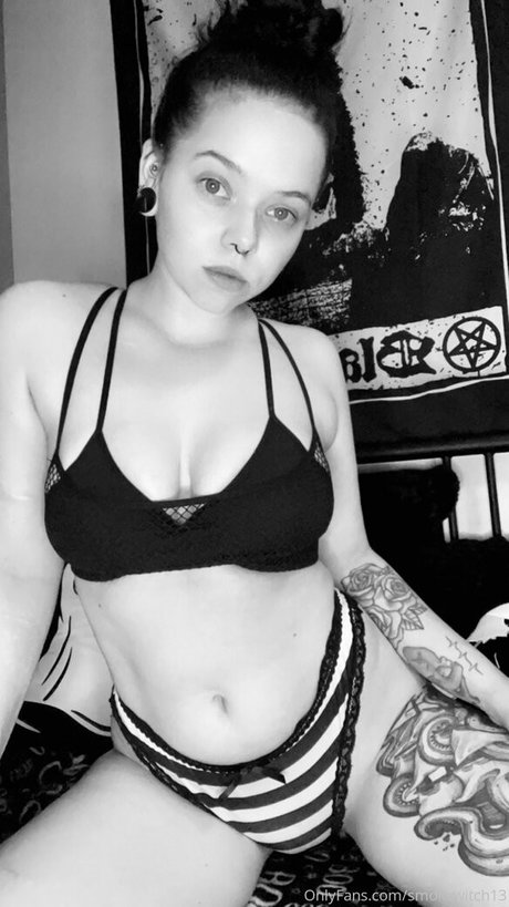 smokewitch13 hot model images