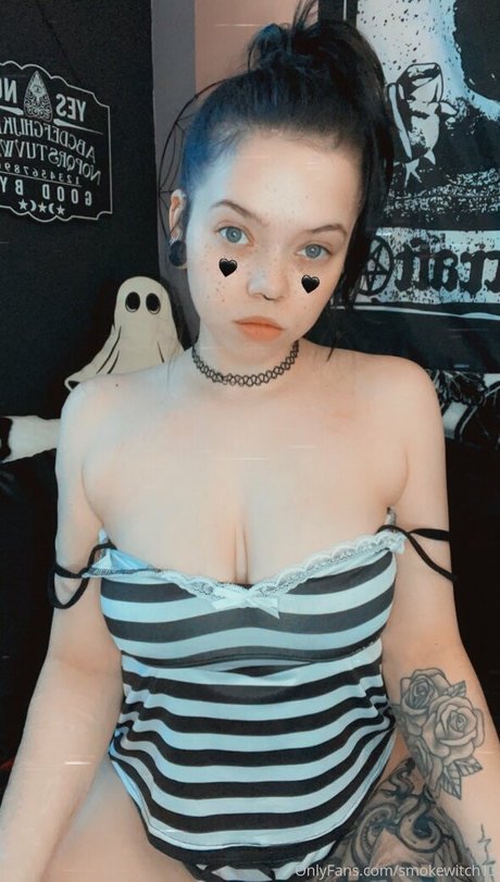 smokewitch13 Profile photo