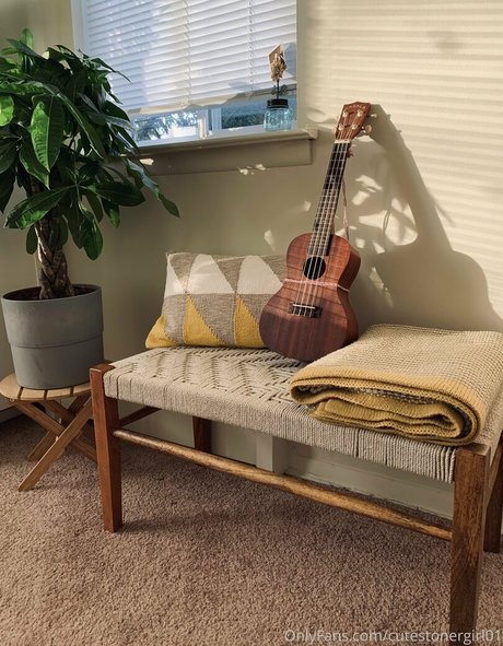 cutestonergirl01 xxx model pics